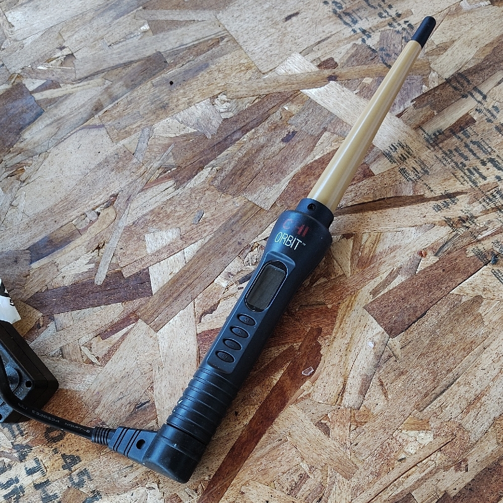 Chi Orbit Curling Iron Wand with Black and Tan Design